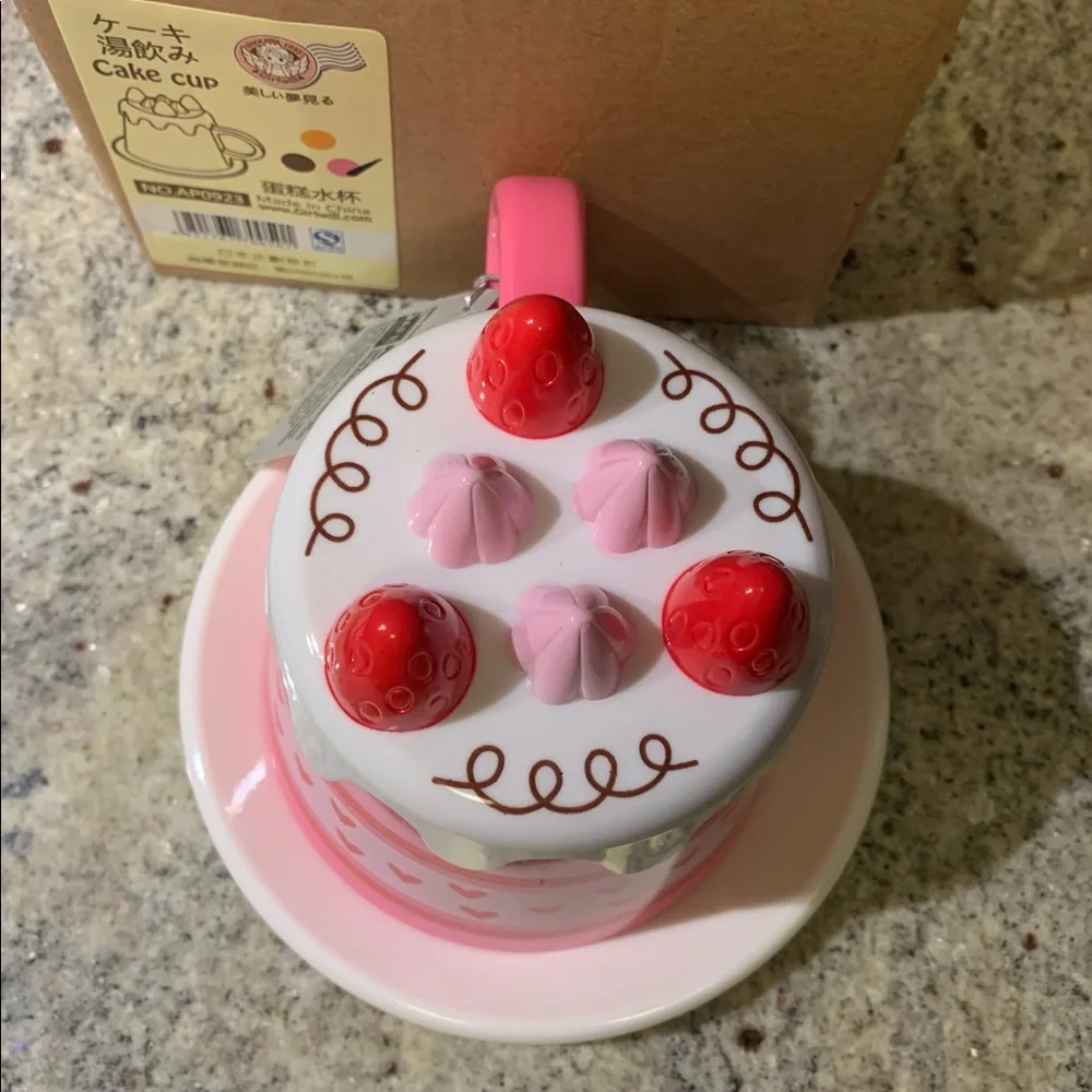 Plastic cute dessert looking cup - Picture 3 of 8